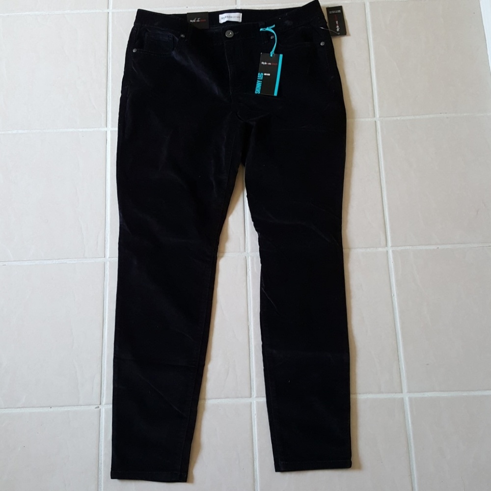 New Style&co Mid Rise Skinny leg size 14